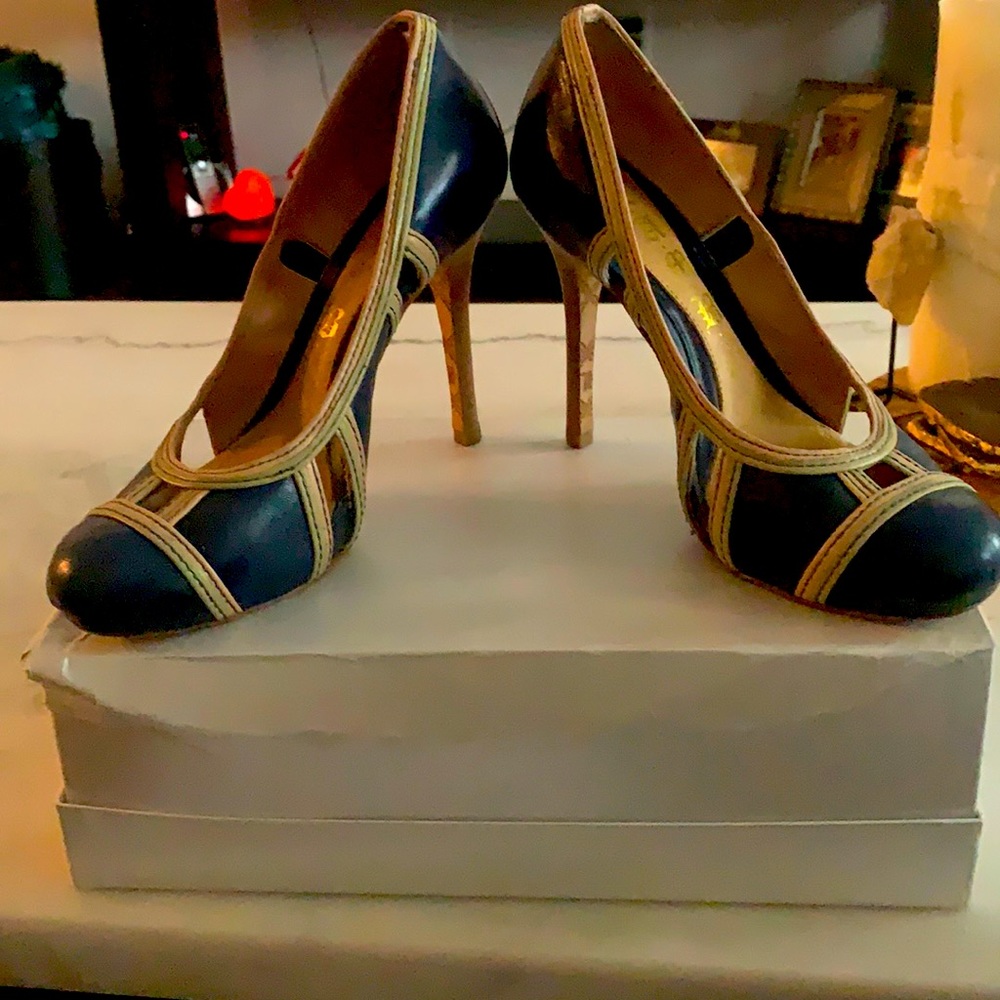 Vintage early 2000 LAMB shoes 5.5